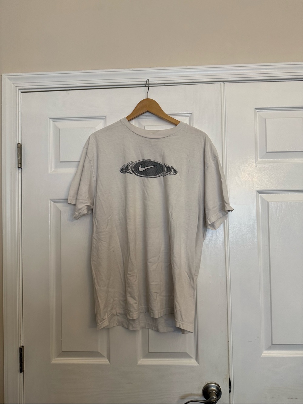 Nike Men's Cream Short Sleeve Graphic Logo Tee
